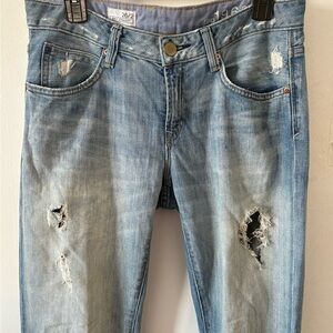 GAP Women's Light Blue Straight Leg Jeans